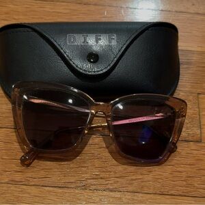 DIFF eyewear light pink Becky II